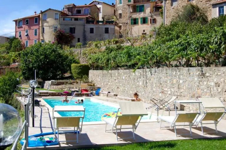 casa margherita pool 01